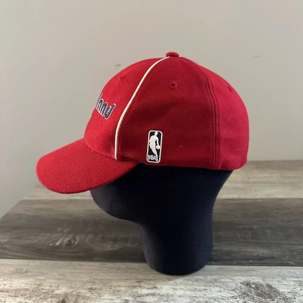 Vintage Red‎ Nike Red NBA Cleveland Cavaliers Spell Out Swoosh Hat 2000s Y2K M